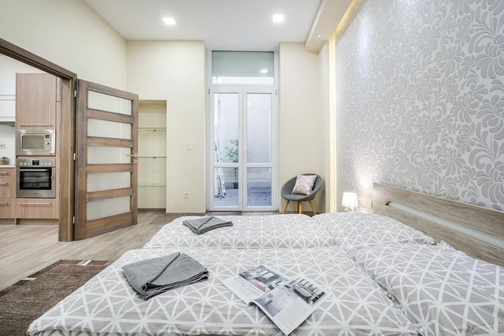 דירות בודפשט Szalag Utca 6 Luxurious Flat Castle District מראה חיצוני תמונה