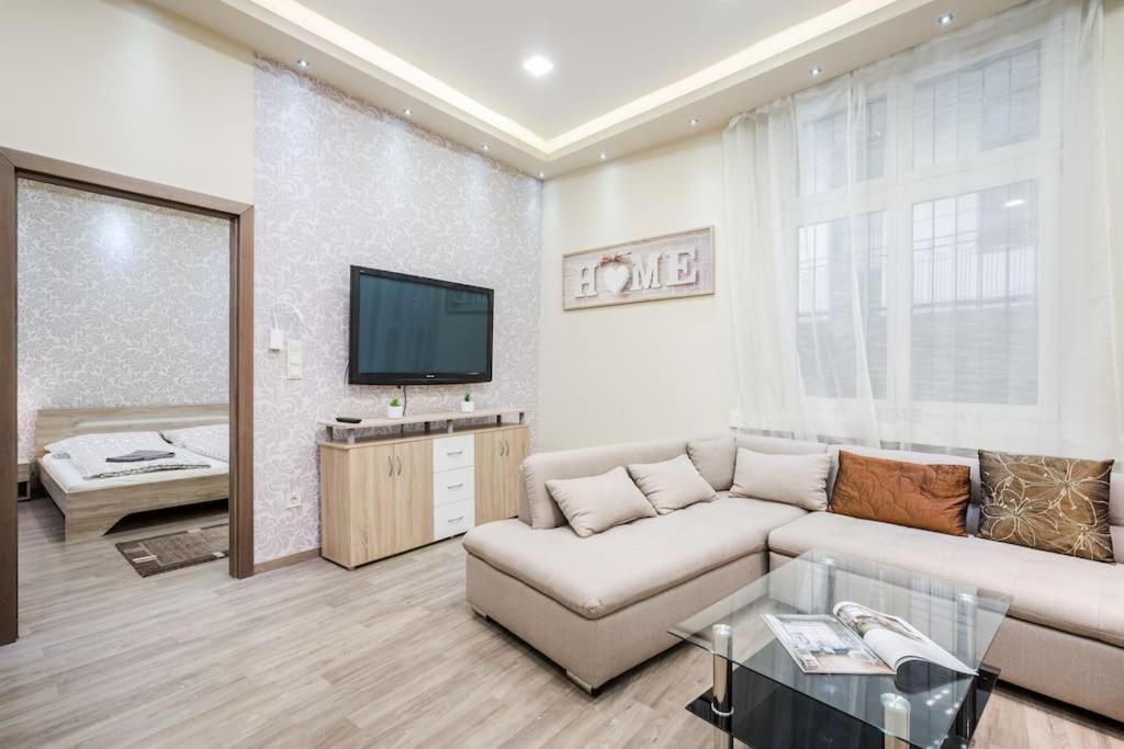 דירות בודפשט Szalag Utca 6 Luxurious Flat Castle District מראה חיצוני תמונה